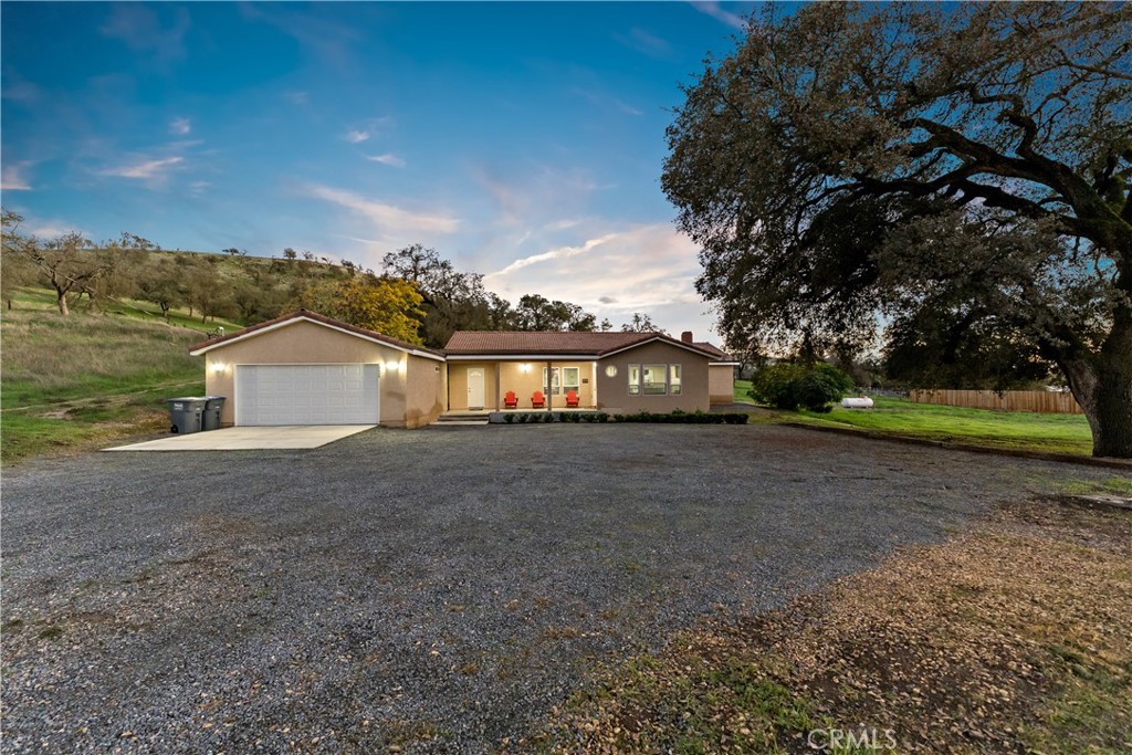 18804 Auberry Rd, Clovis, CA 93619