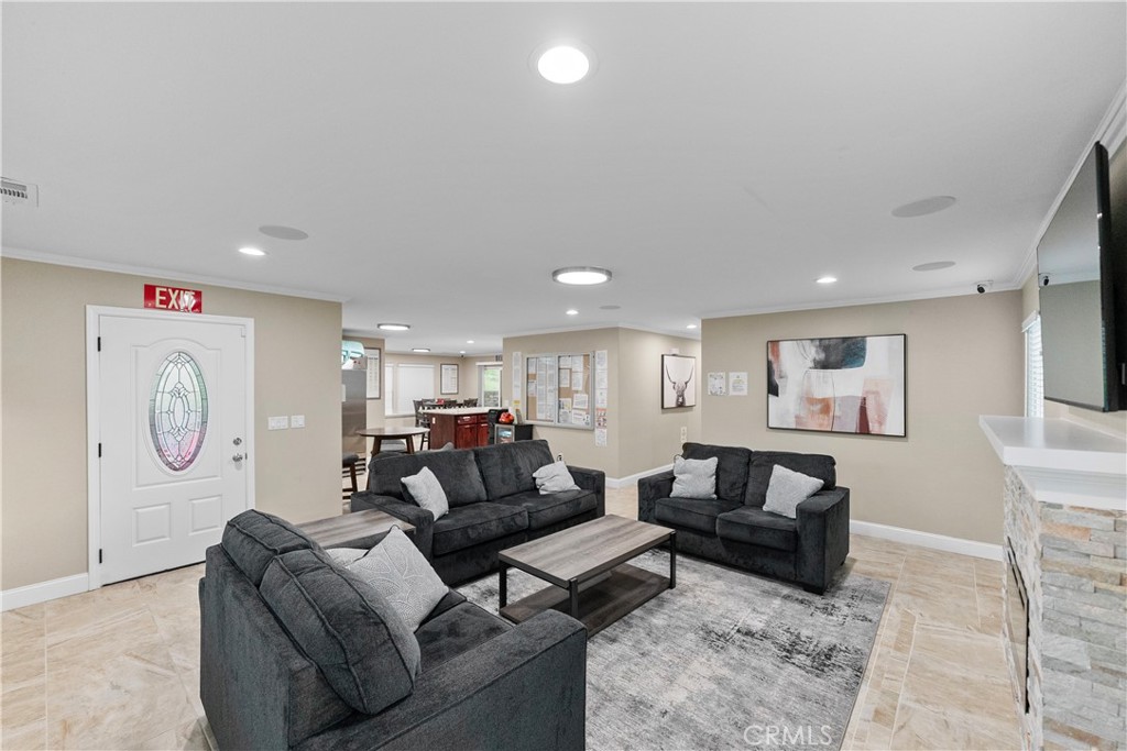 18804 Auberry Rd, Clovis, CA 93619