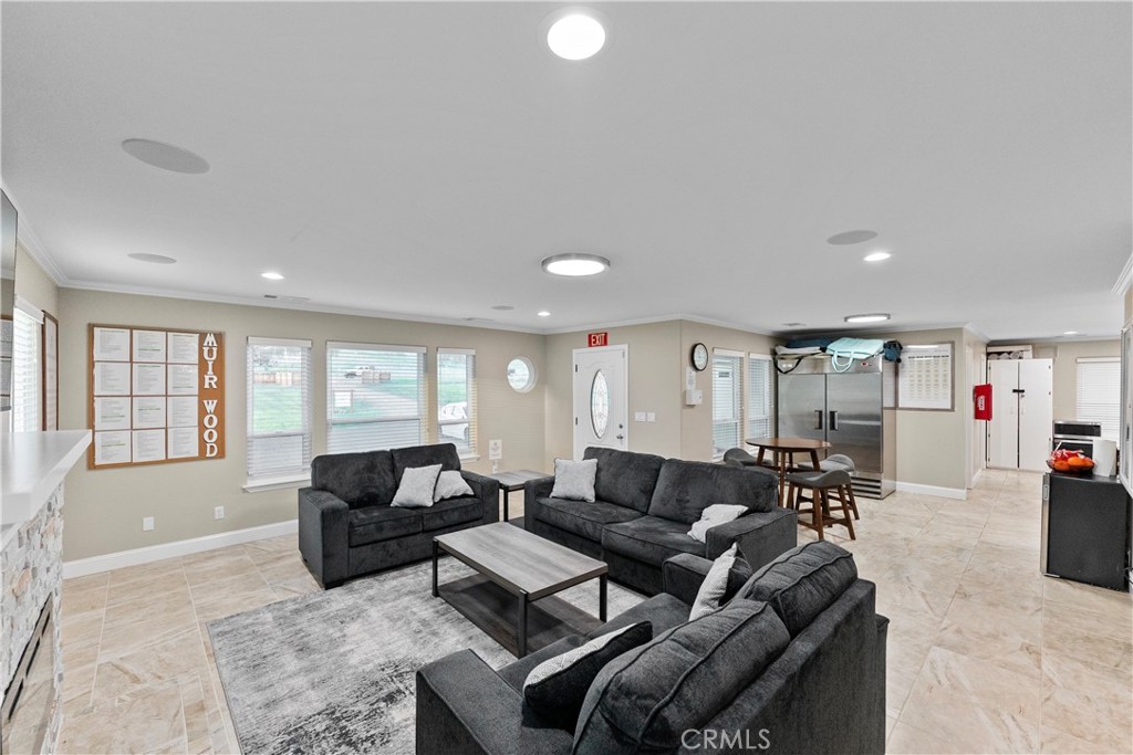 18804 Auberry Rd, Clovis, CA 93619