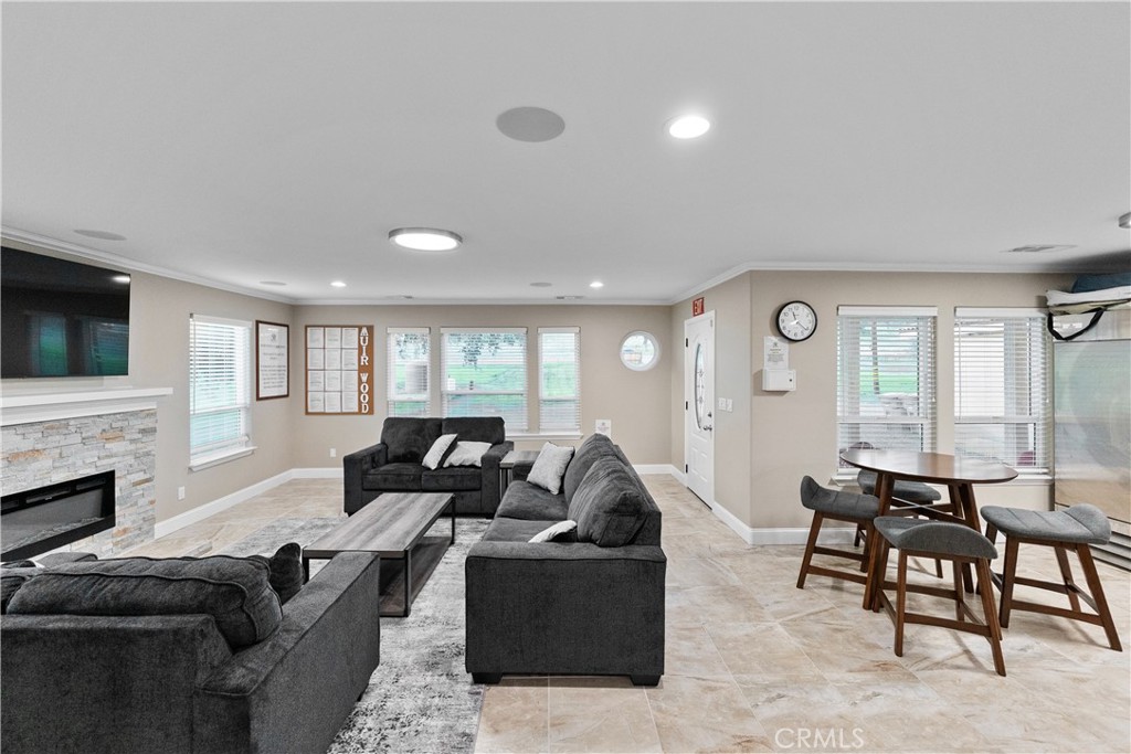 18804 Auberry Rd, Clovis, CA 93619