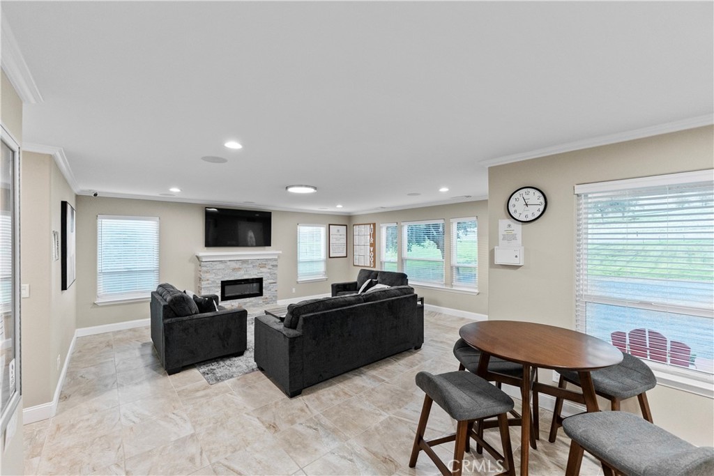 18804 Auberry Rd, Clovis, CA 93619