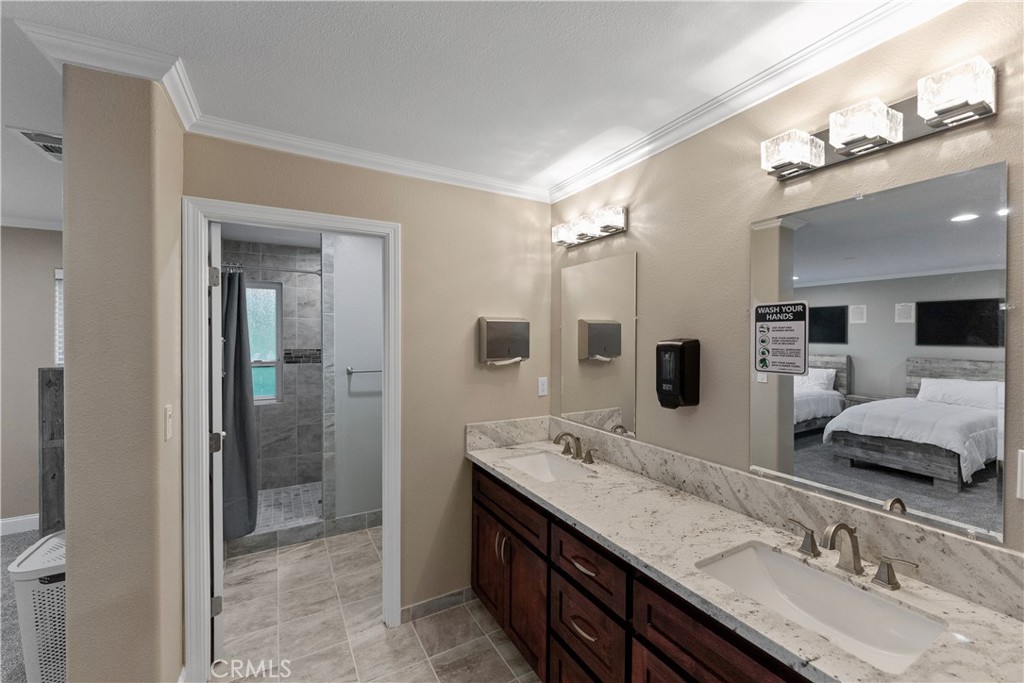 18804 Auberry Rd, Clovis, CA 93619