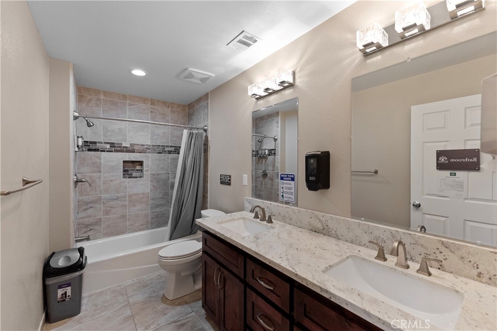 18804 Auberry Rd, Clovis, CA 93619