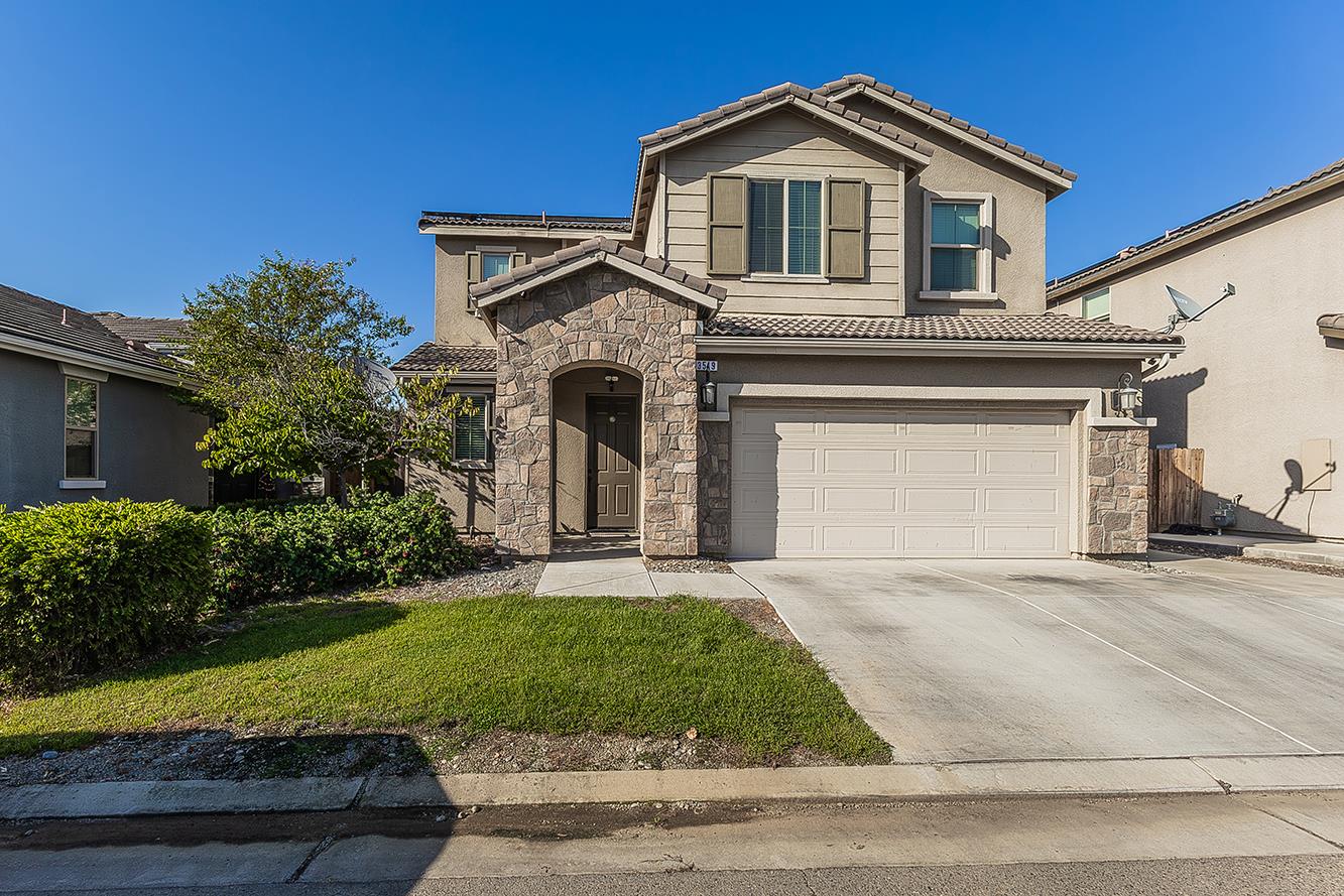 3549 Taylor Ln, Clovis, CA 93619