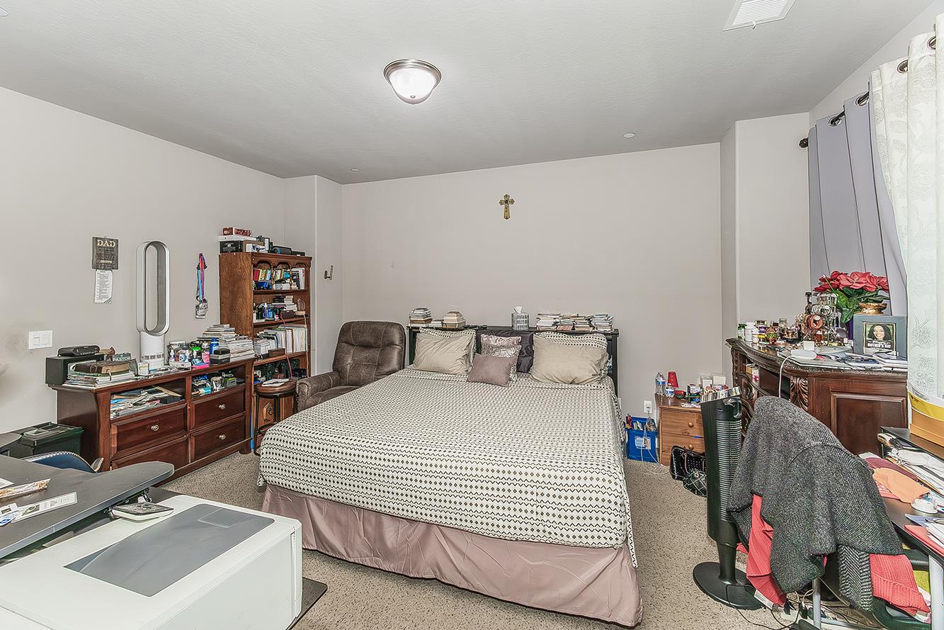 3549 Taylor Ln, Clovis, CA 93619