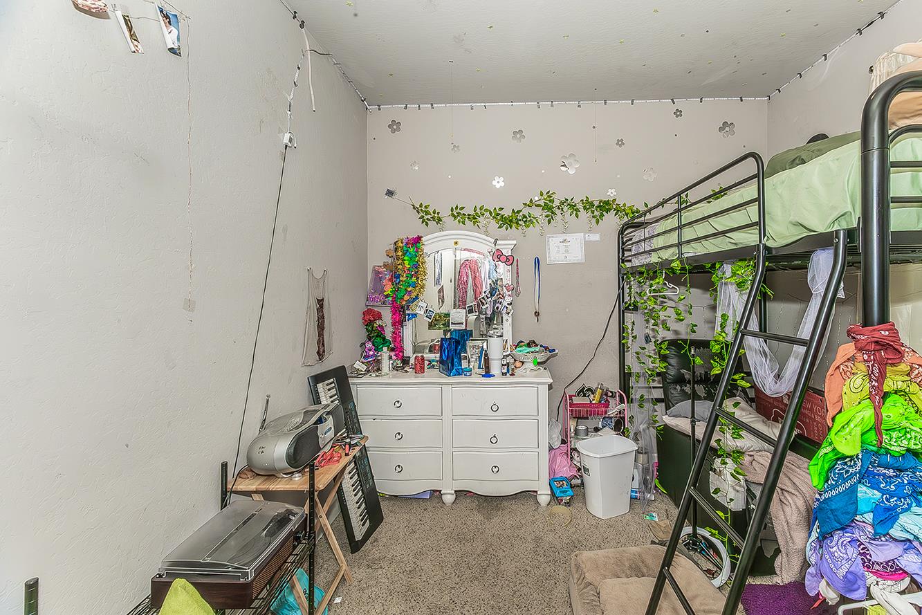 3549 Taylor Ln, Clovis, CA 93619