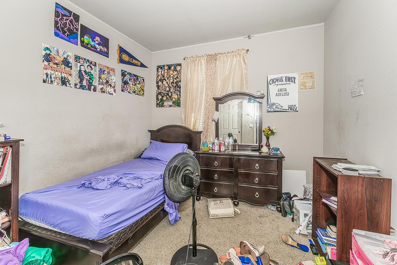 3549 Taylor Ln, Clovis, CA 93619