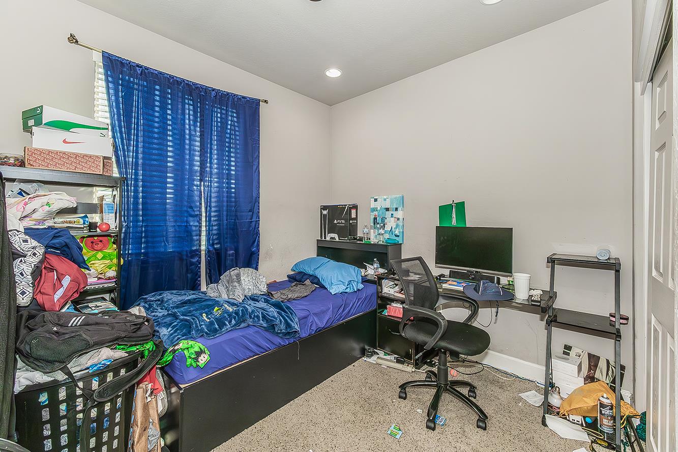 3549 Taylor Ln, Clovis, CA 93619