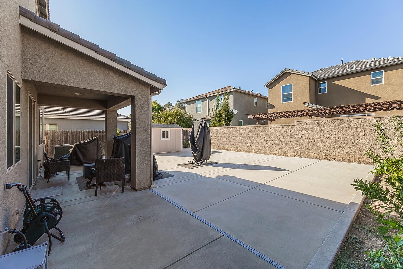 3549 Taylor Ln, Clovis, CA 93619