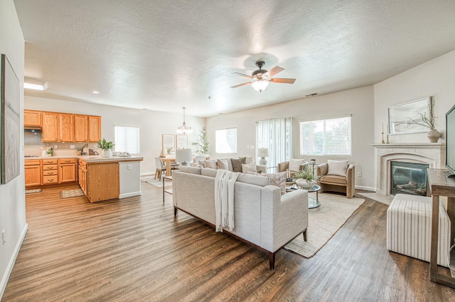 3040 Holland Ave, Clovis, CA 93619