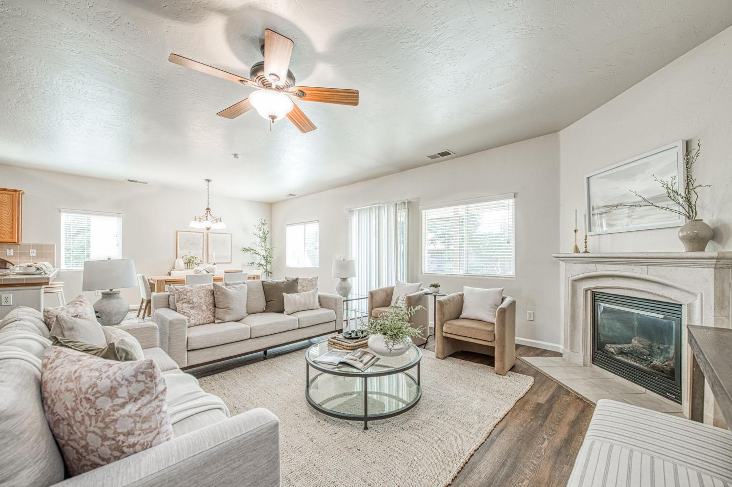 3040 Holland Ave, Clovis, CA 93619