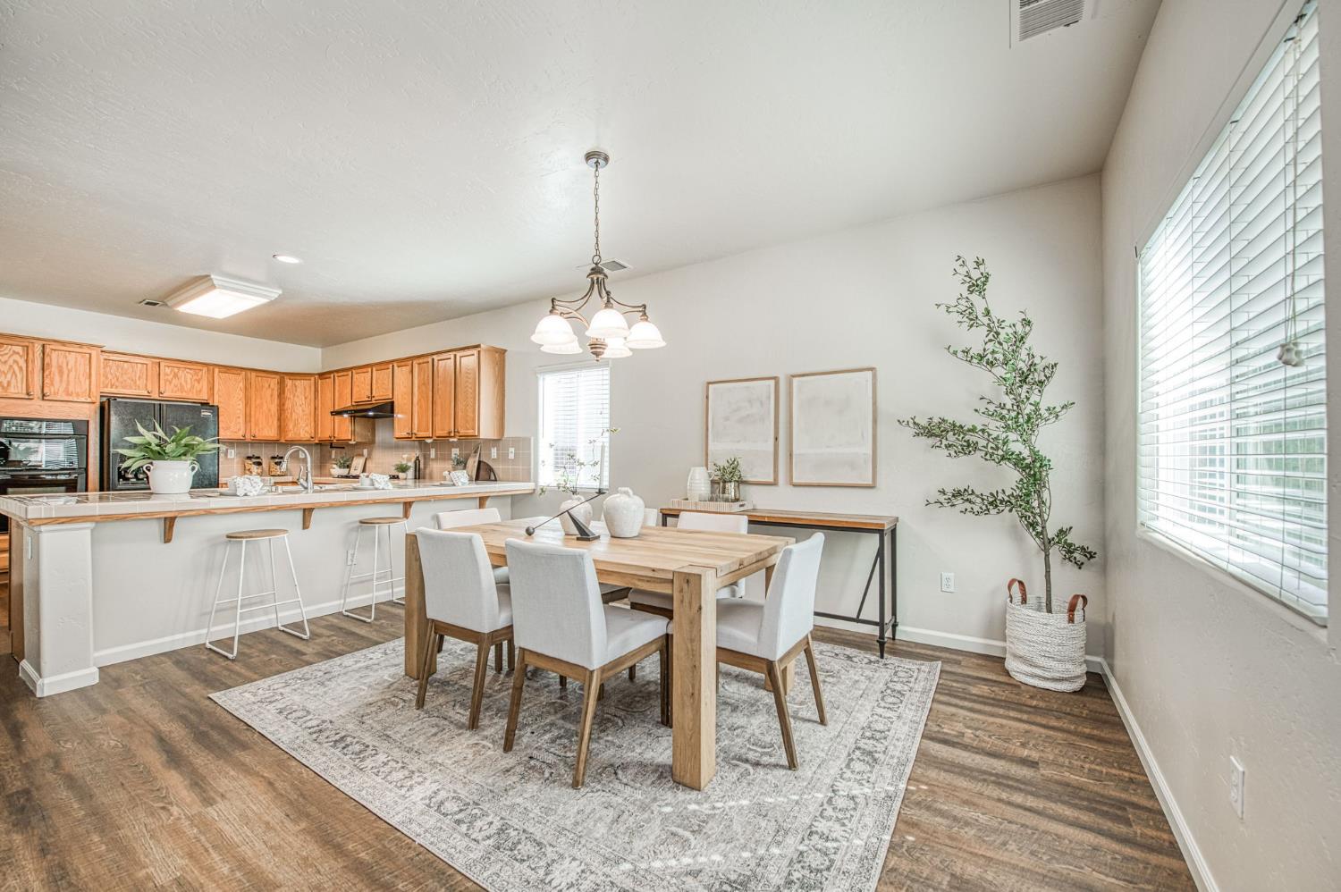 3040 Holland Ave, Clovis, CA 93619