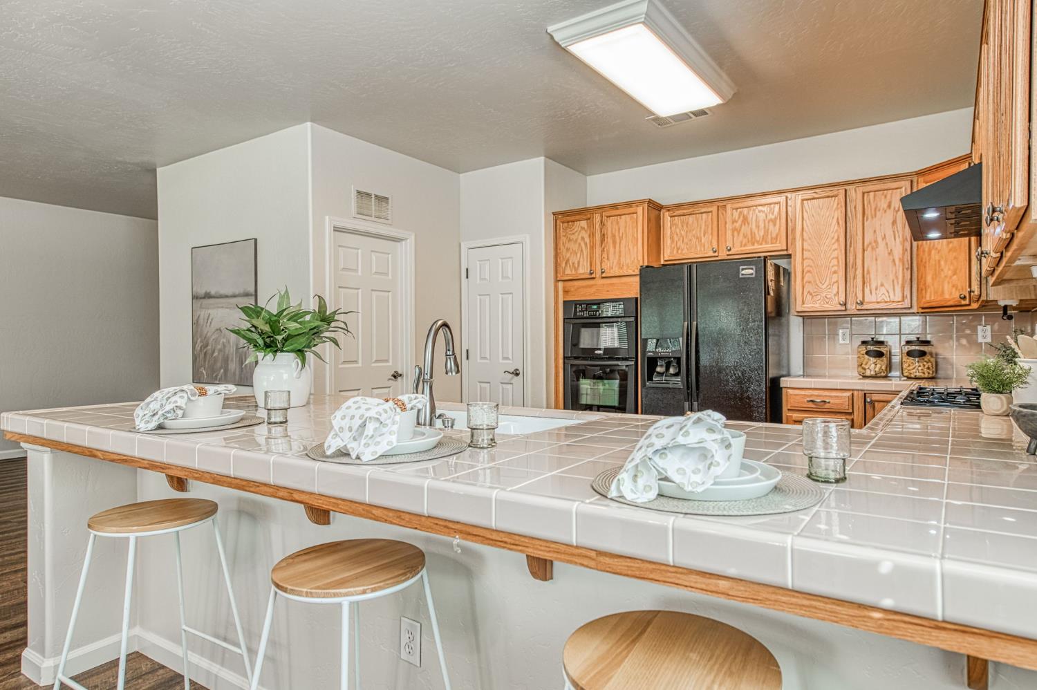 3040 Holland Ave, Clovis, CA 93619