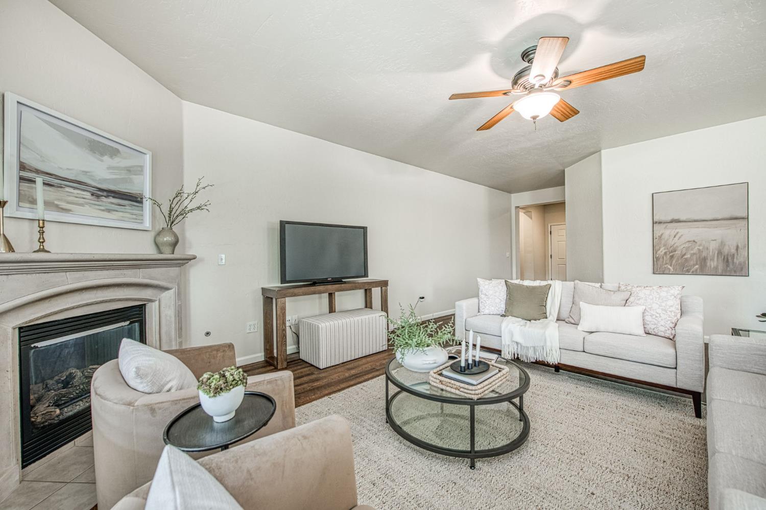 3040 Holland Ave, Clovis, CA 93619