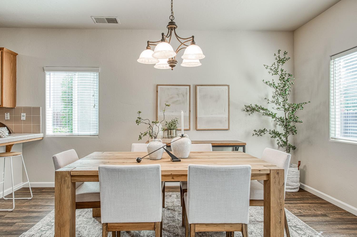 3040 Holland Ave, Clovis, CA 93619