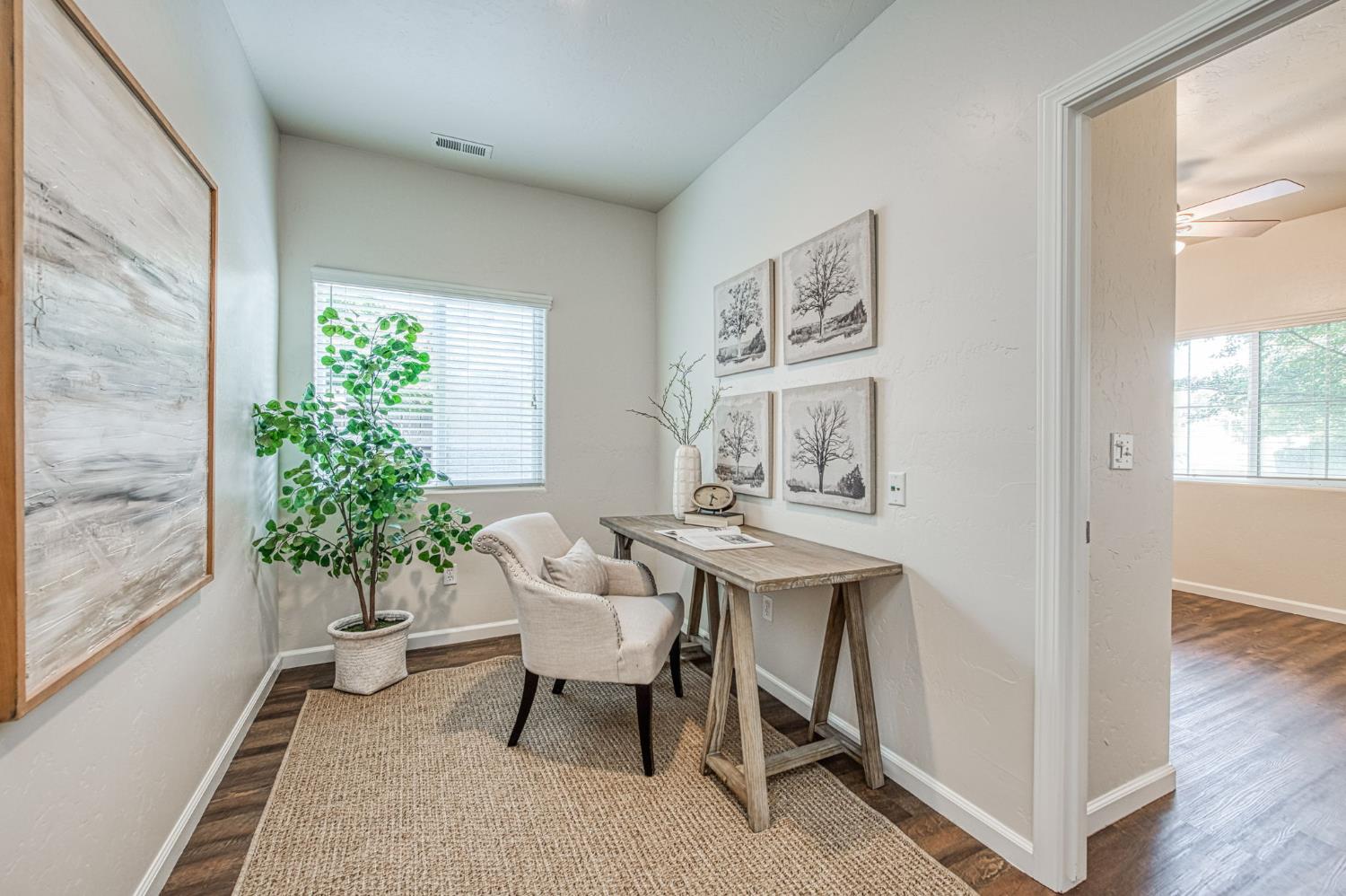 3040 Holland Ave, Clovis, CA 93619