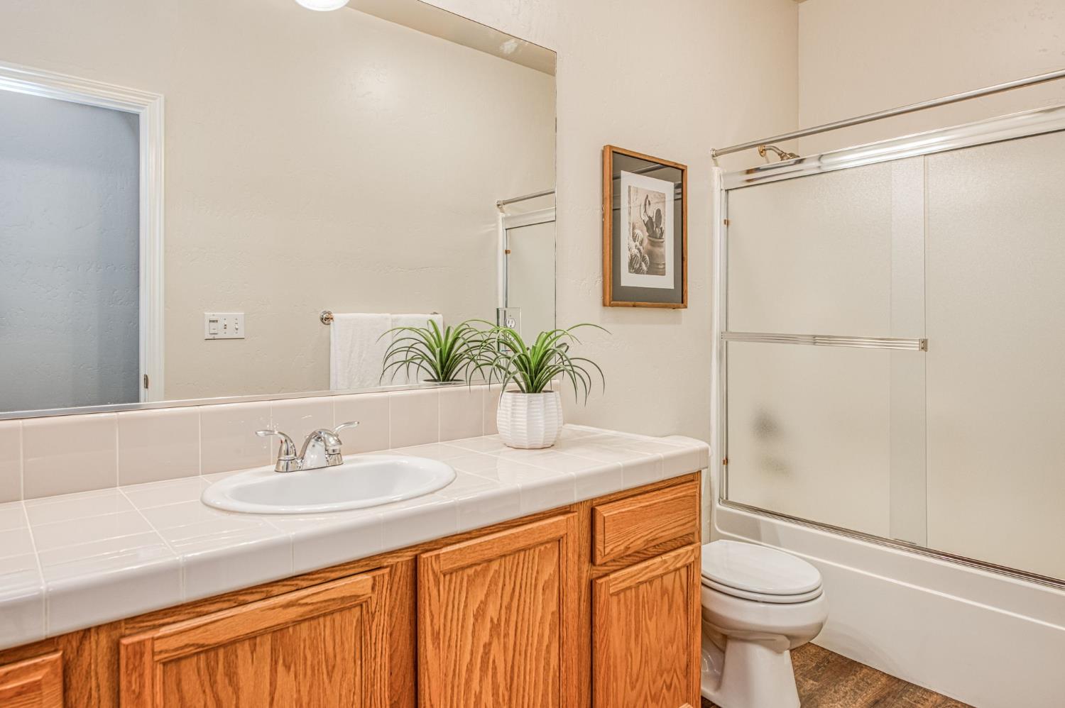 3040 Holland Ave, Clovis, CA 93619