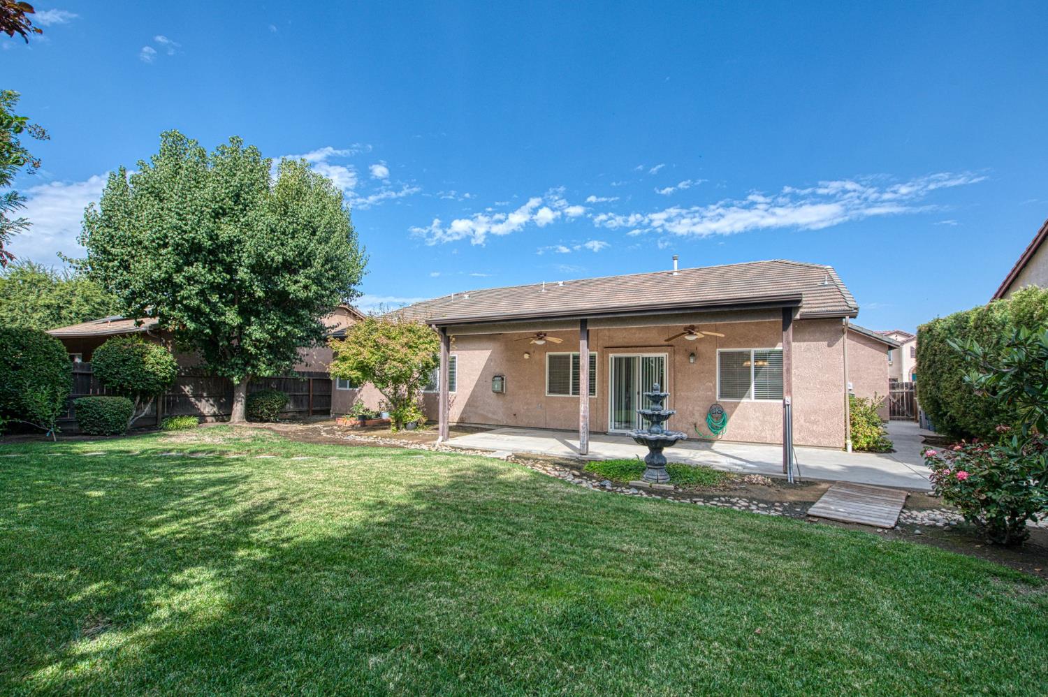 3040 Holland Ave, Clovis, CA 93619