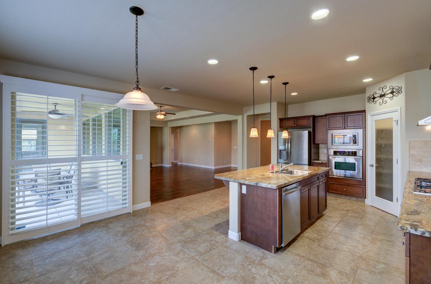 3285 Lincoln Ave, Clovis, CA 93619