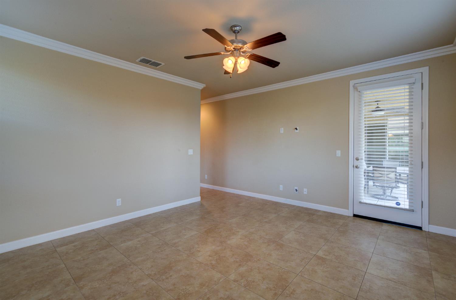 3285 Lincoln Ave, Clovis, CA 93619