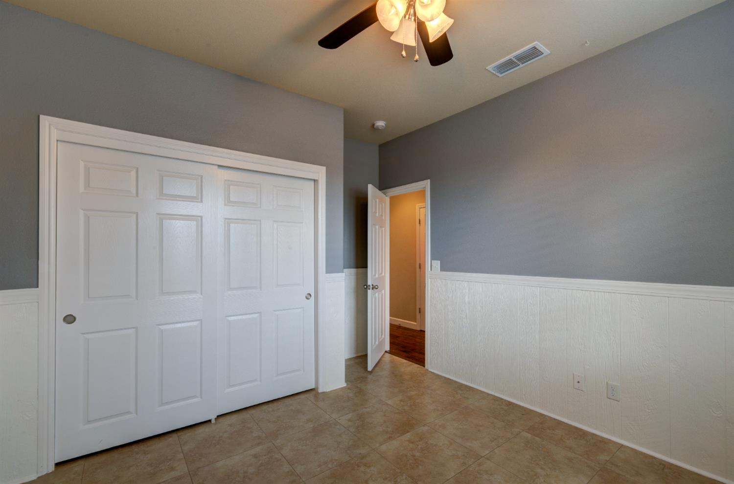 3285 Lincoln Ave, Clovis, CA 93619