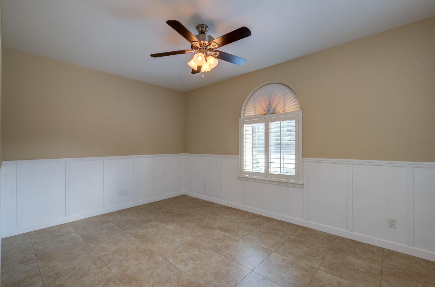 3285 Lincoln Ave, Clovis, CA 93619
