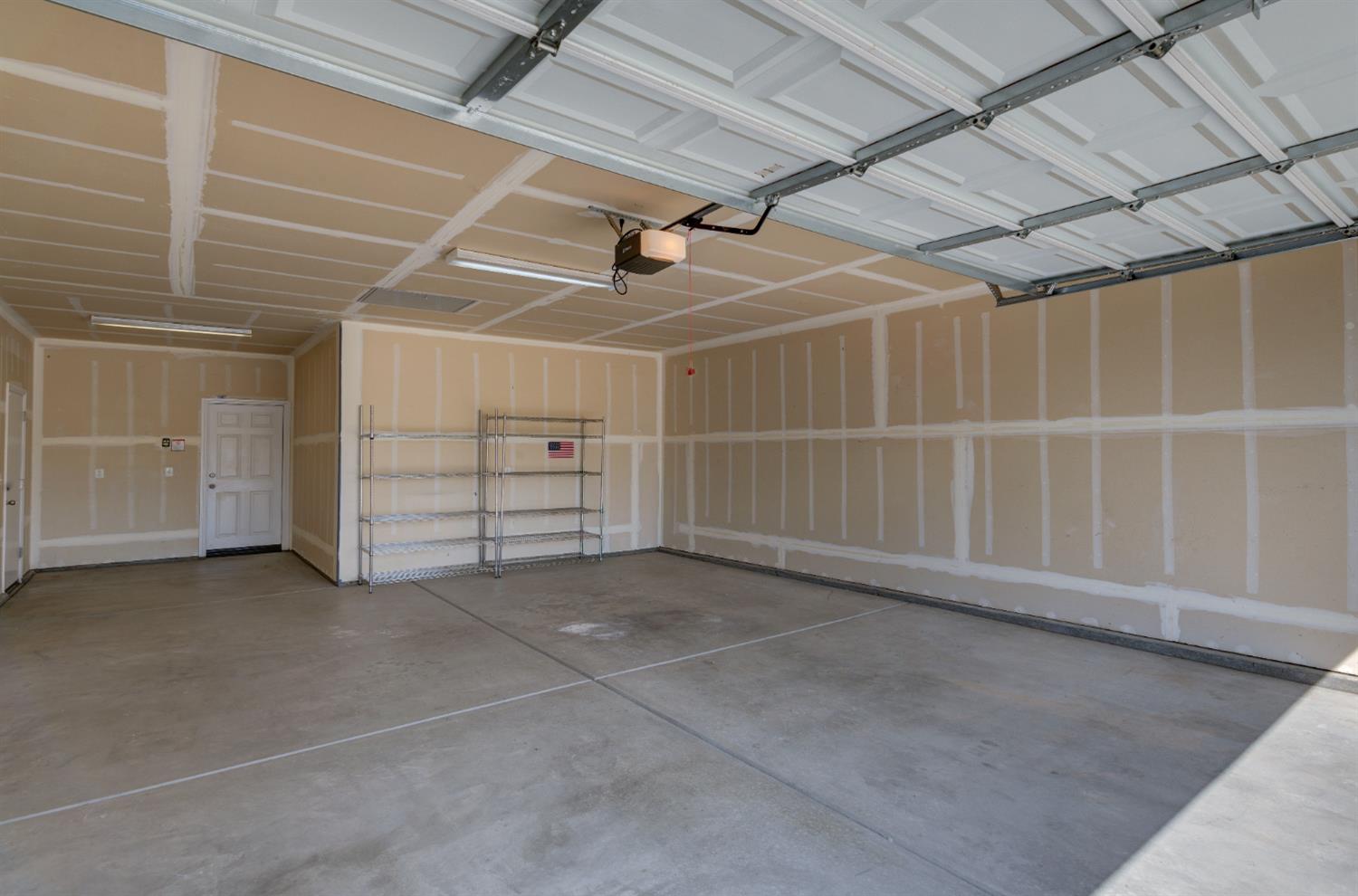 3285 Lincoln Ave, Clovis, CA 93619