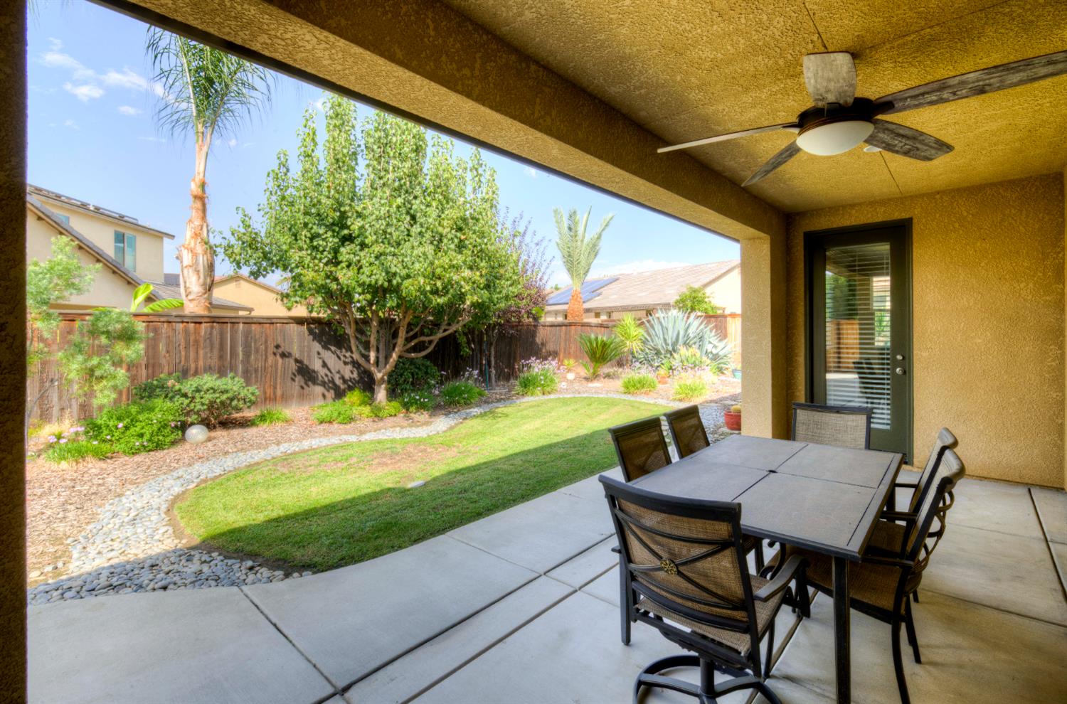 3285 Lincoln Ave, Clovis, CA 93619