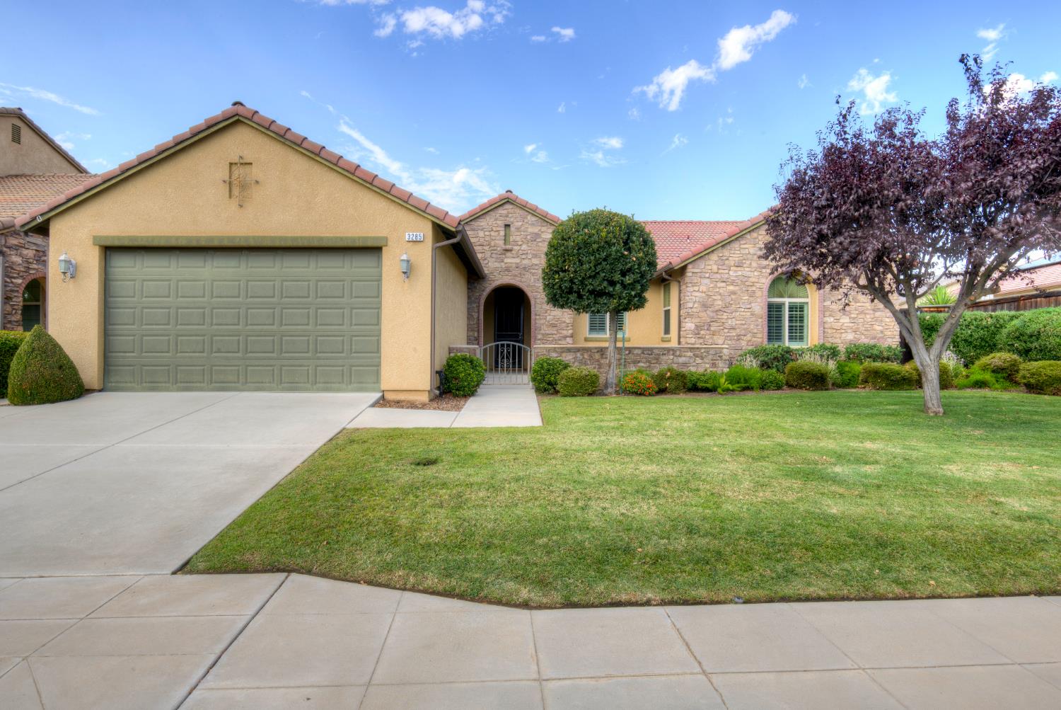 3285 Lincoln Ave, Clovis, CA 93619