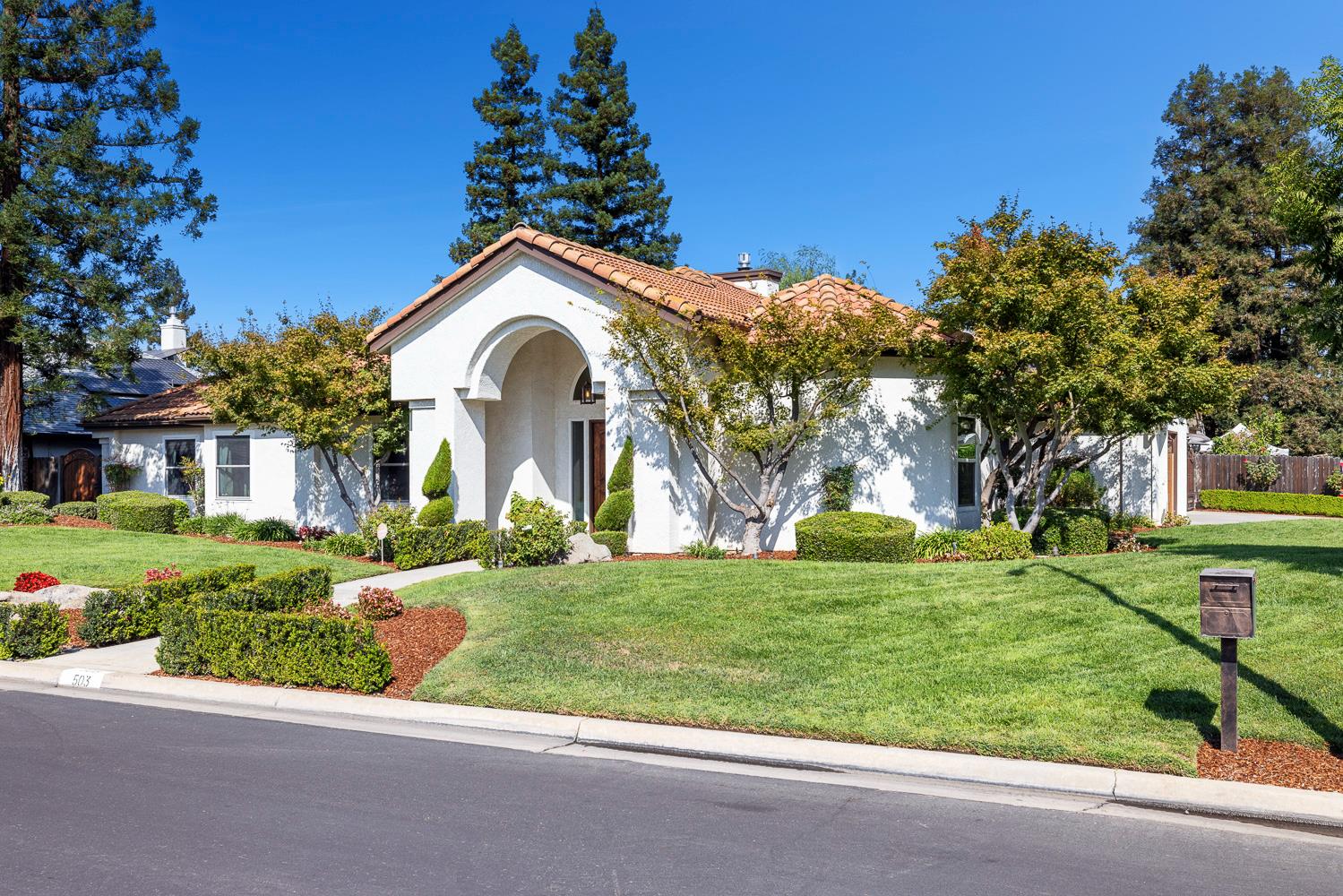 503 W Athens Ave, Clovis, CA 93611