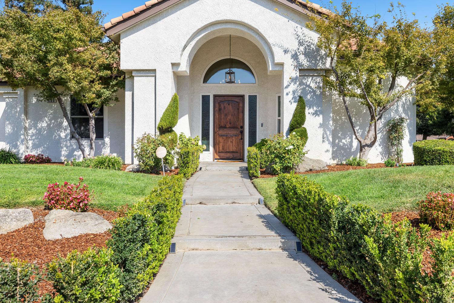 503 W Athens Ave, Clovis, CA 93611
