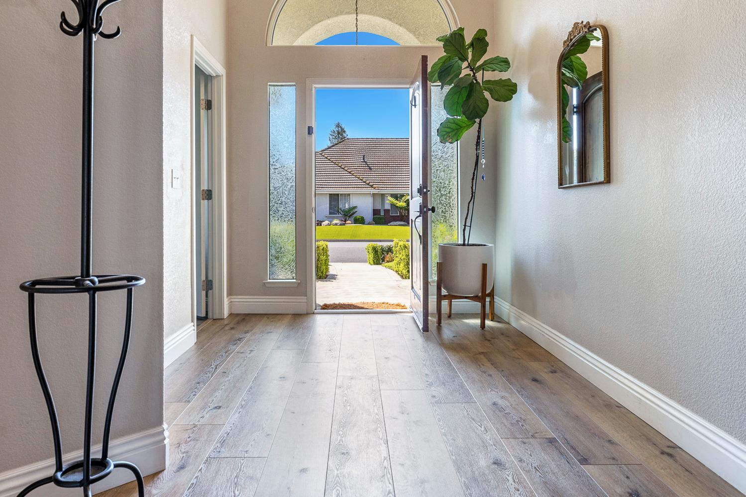 503 W Athens Ave, Clovis, CA 93611