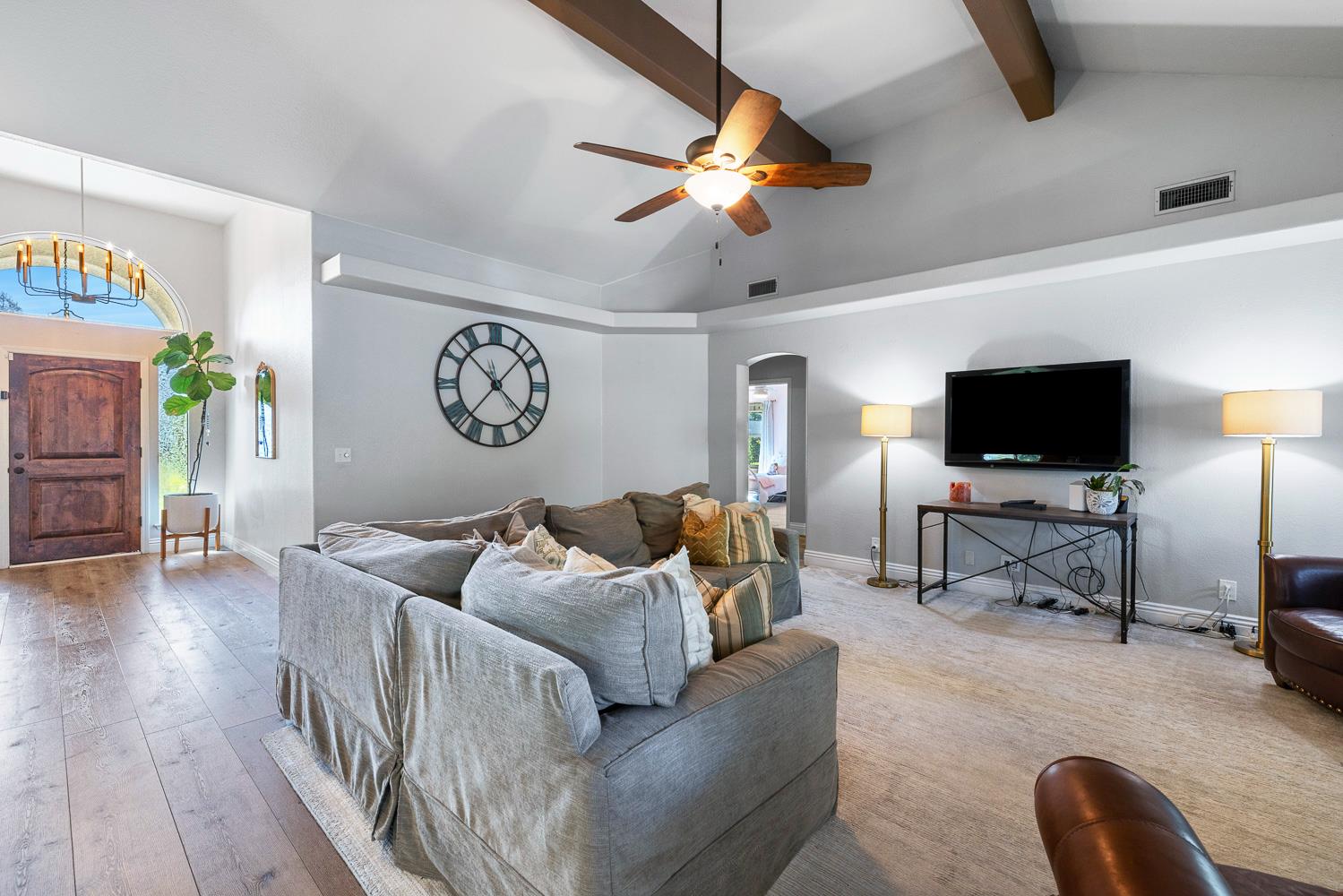 503 W Athens Ave, Clovis, CA 93611