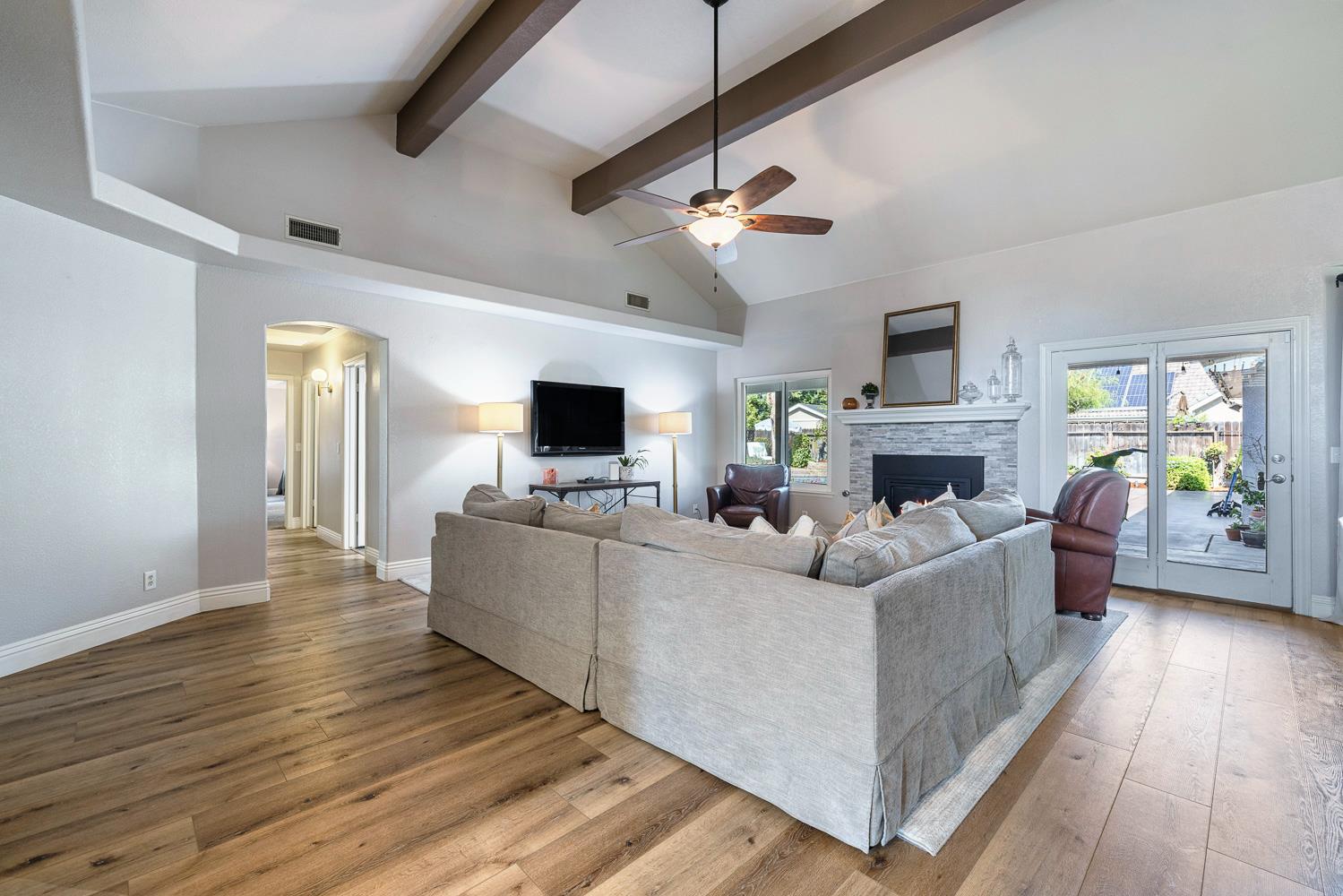503 W Athens Ave, Clovis, CA 93611