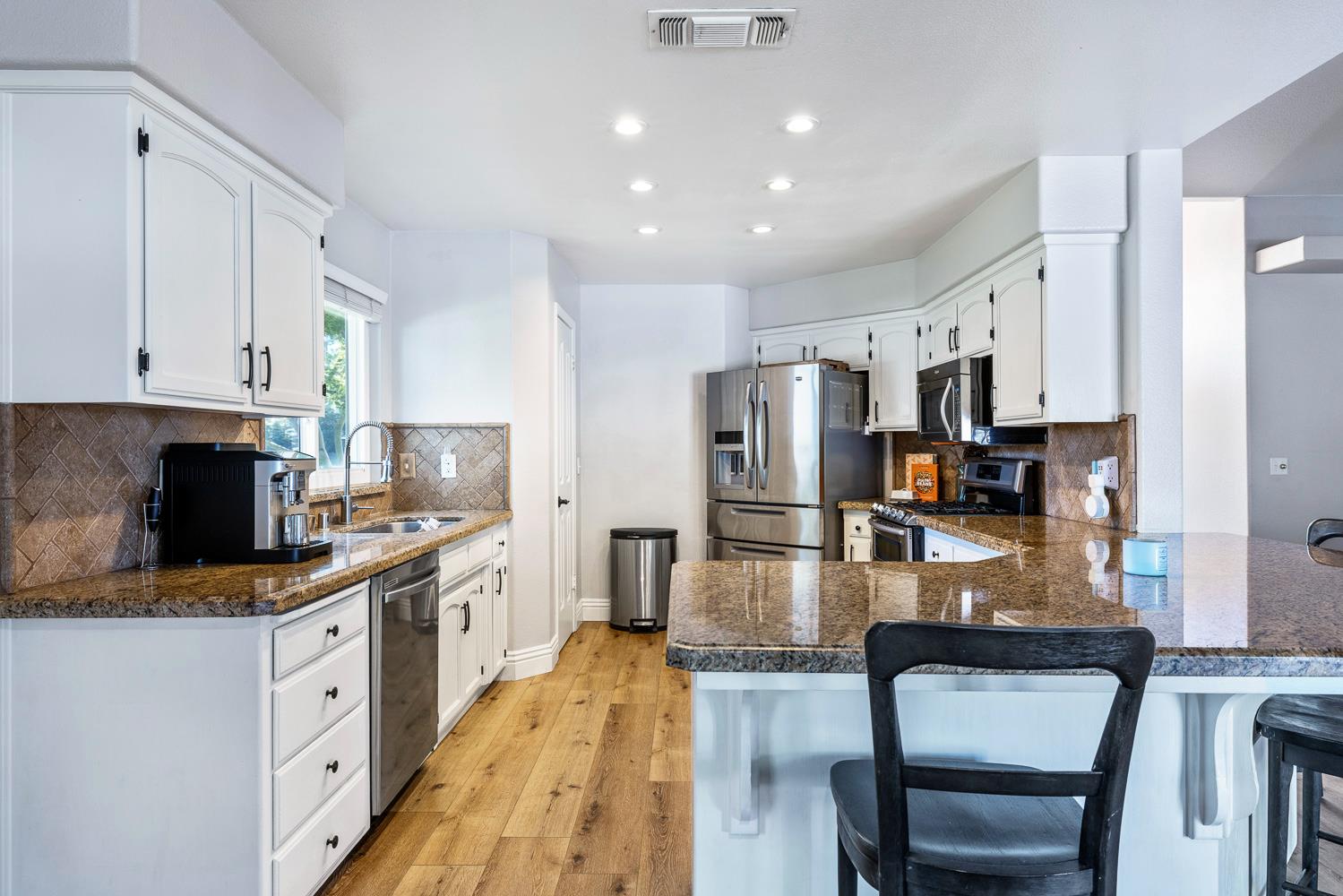 503 W Athens Ave, Clovis, CA 93611