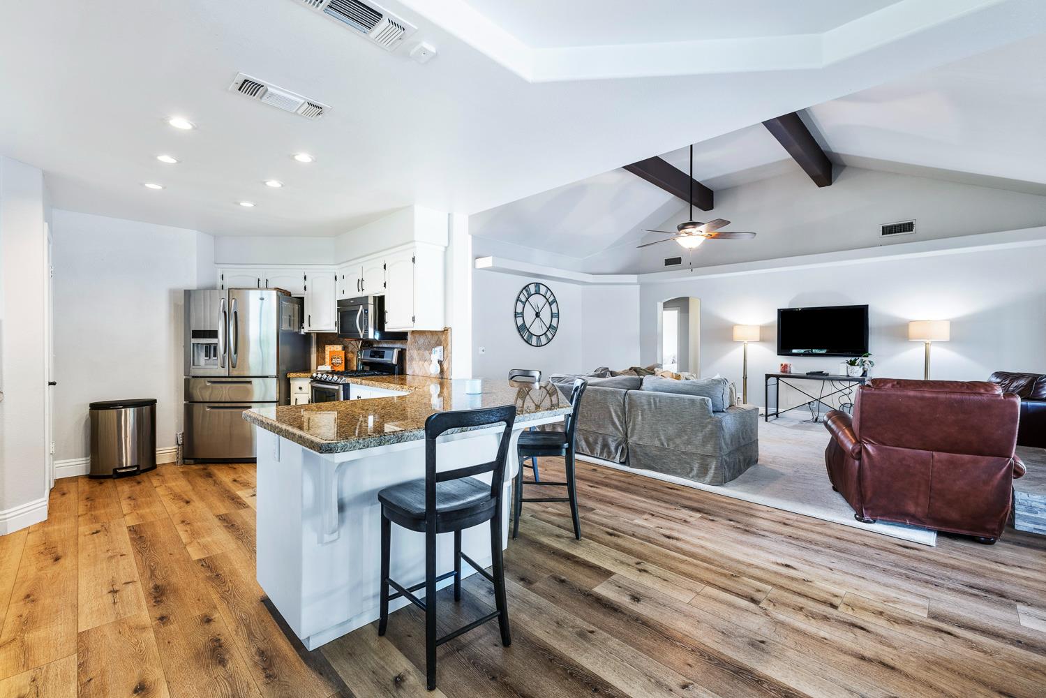 503 W Athens Ave, Clovis, CA 93611