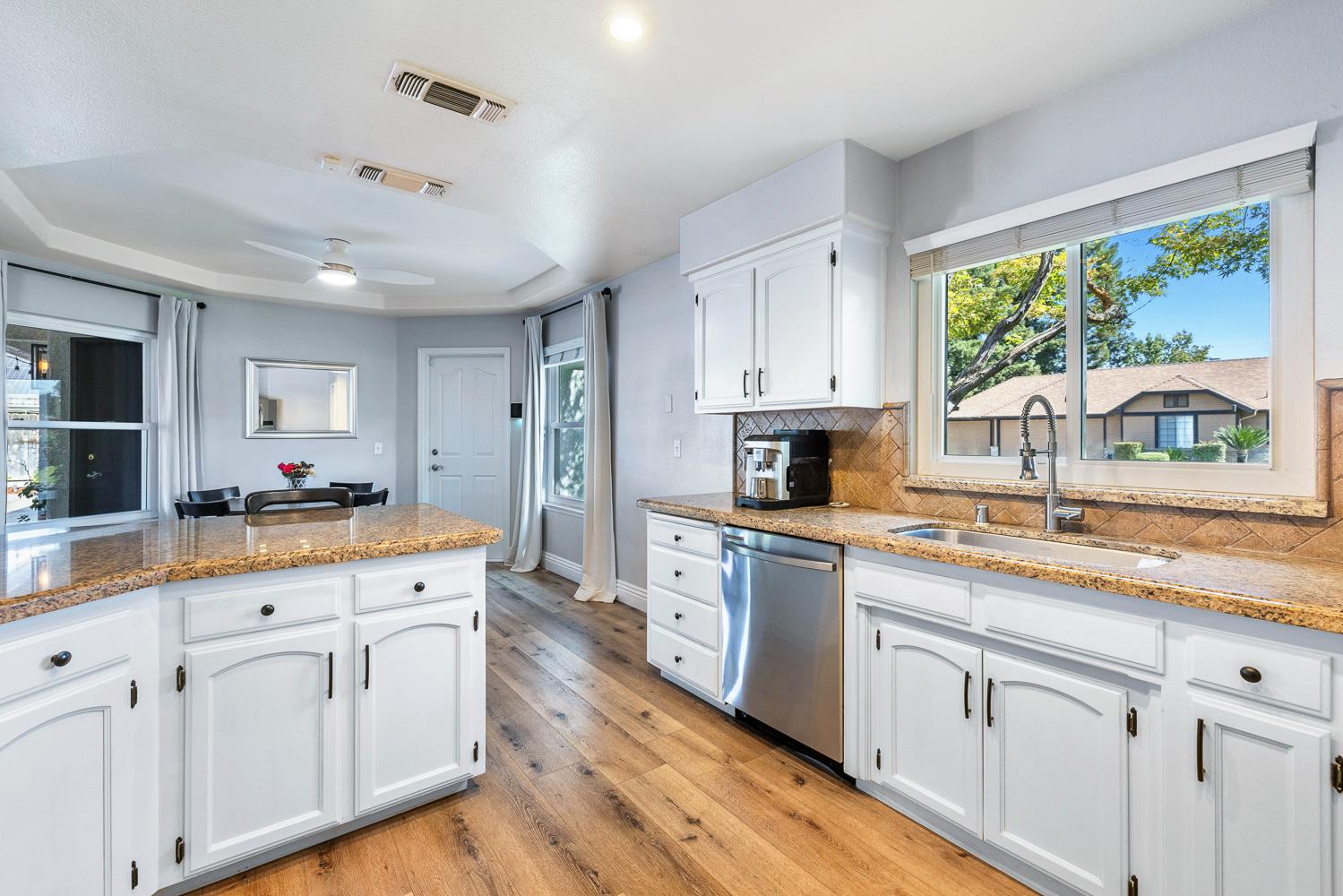 503 W Athens Ave, Clovis, CA 93611