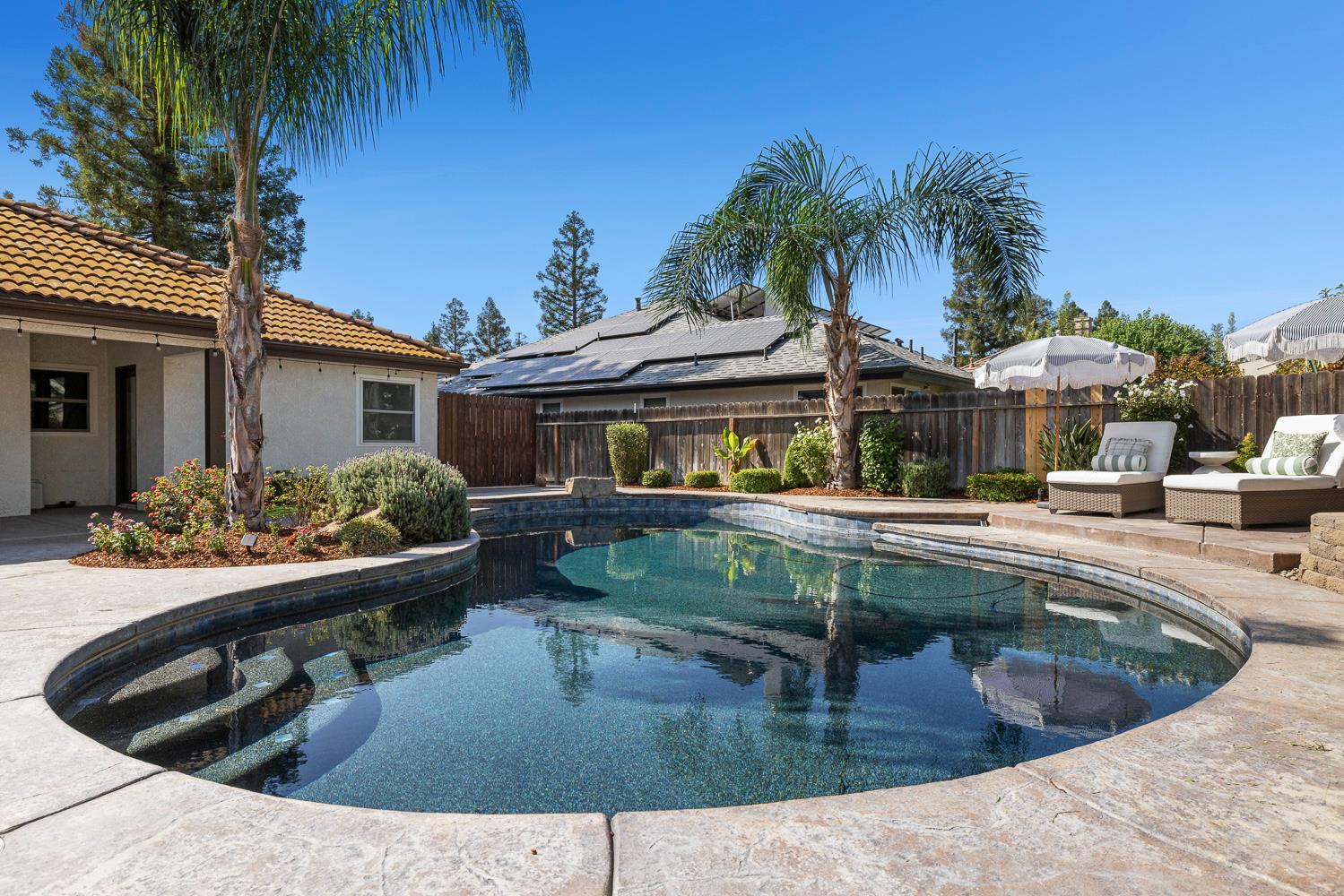 503 W Athens Ave, Clovis, CA 93611