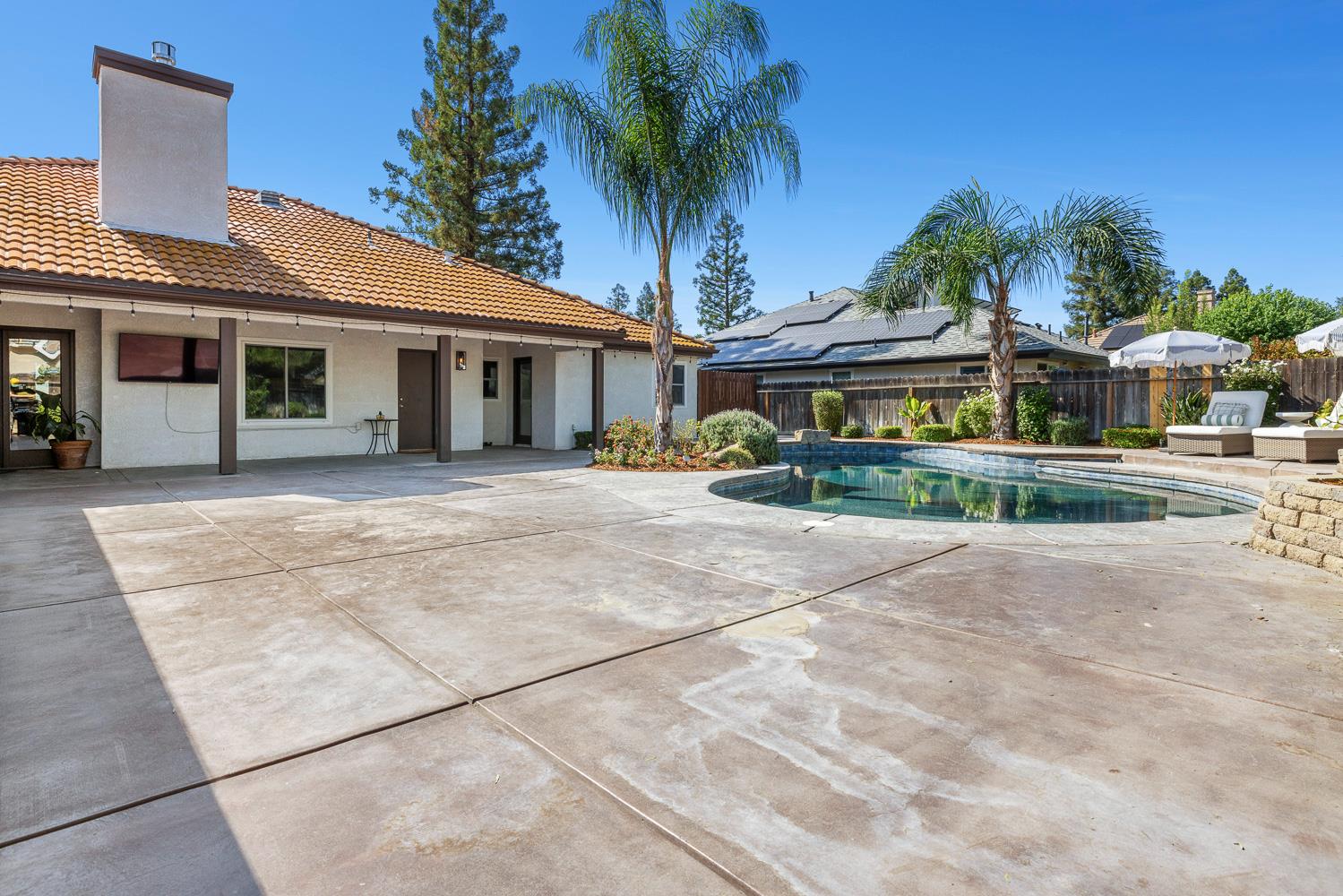 503 W Athens Ave, Clovis, CA 93611