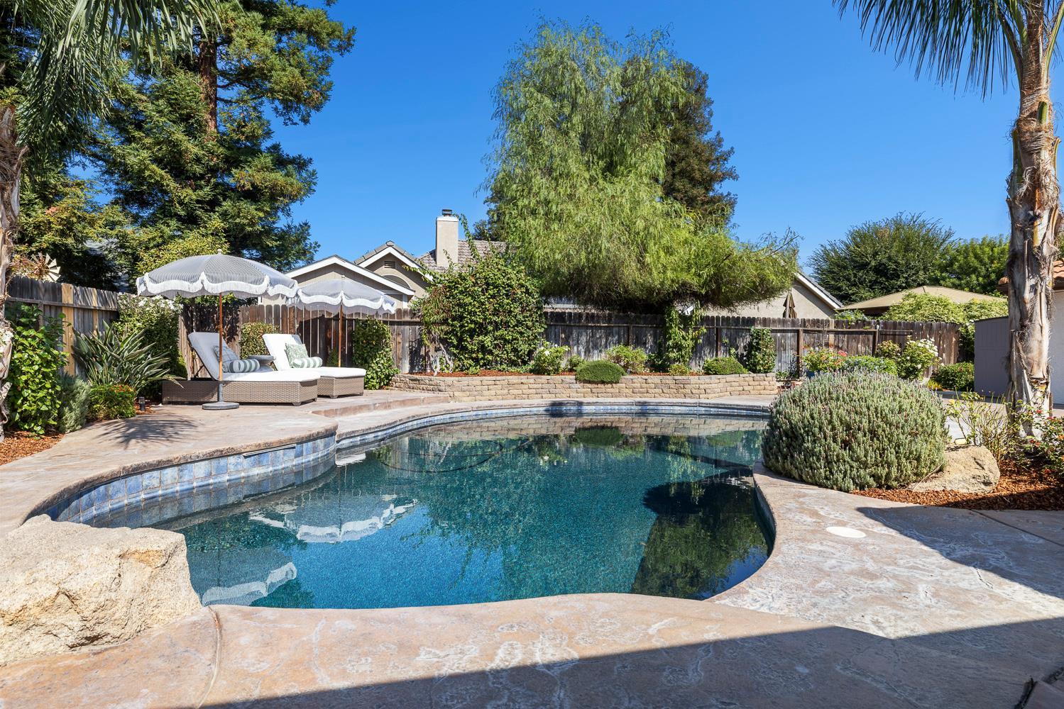 503 W Athens Ave, Clovis, CA 93611