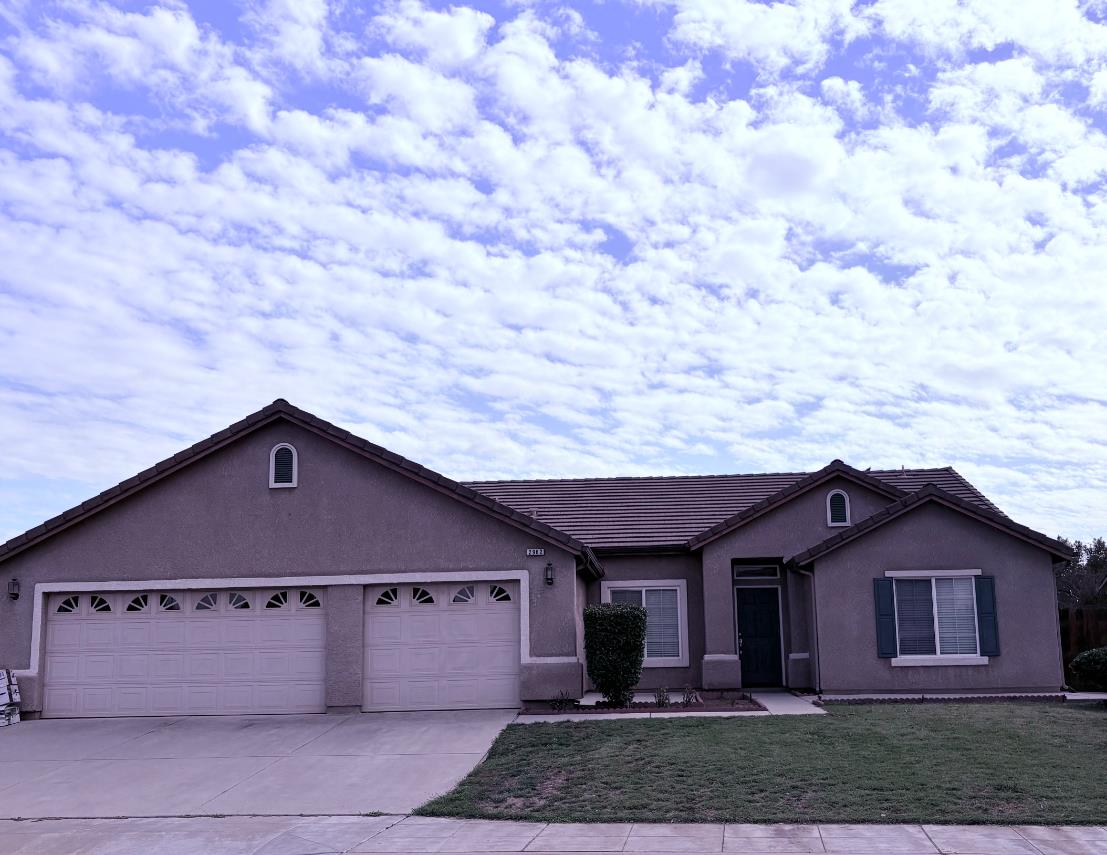 2962 Santa Ana Ave, Clovis, CA 93611