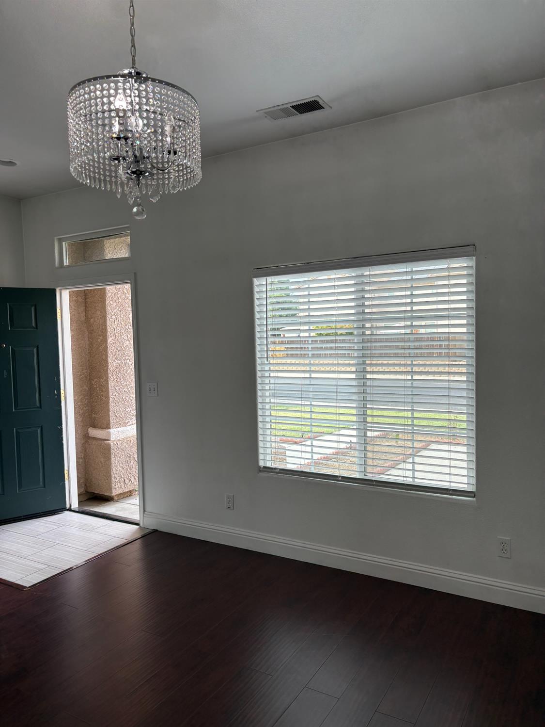 2962 Santa Ana Ave, Clovis, CA 93611