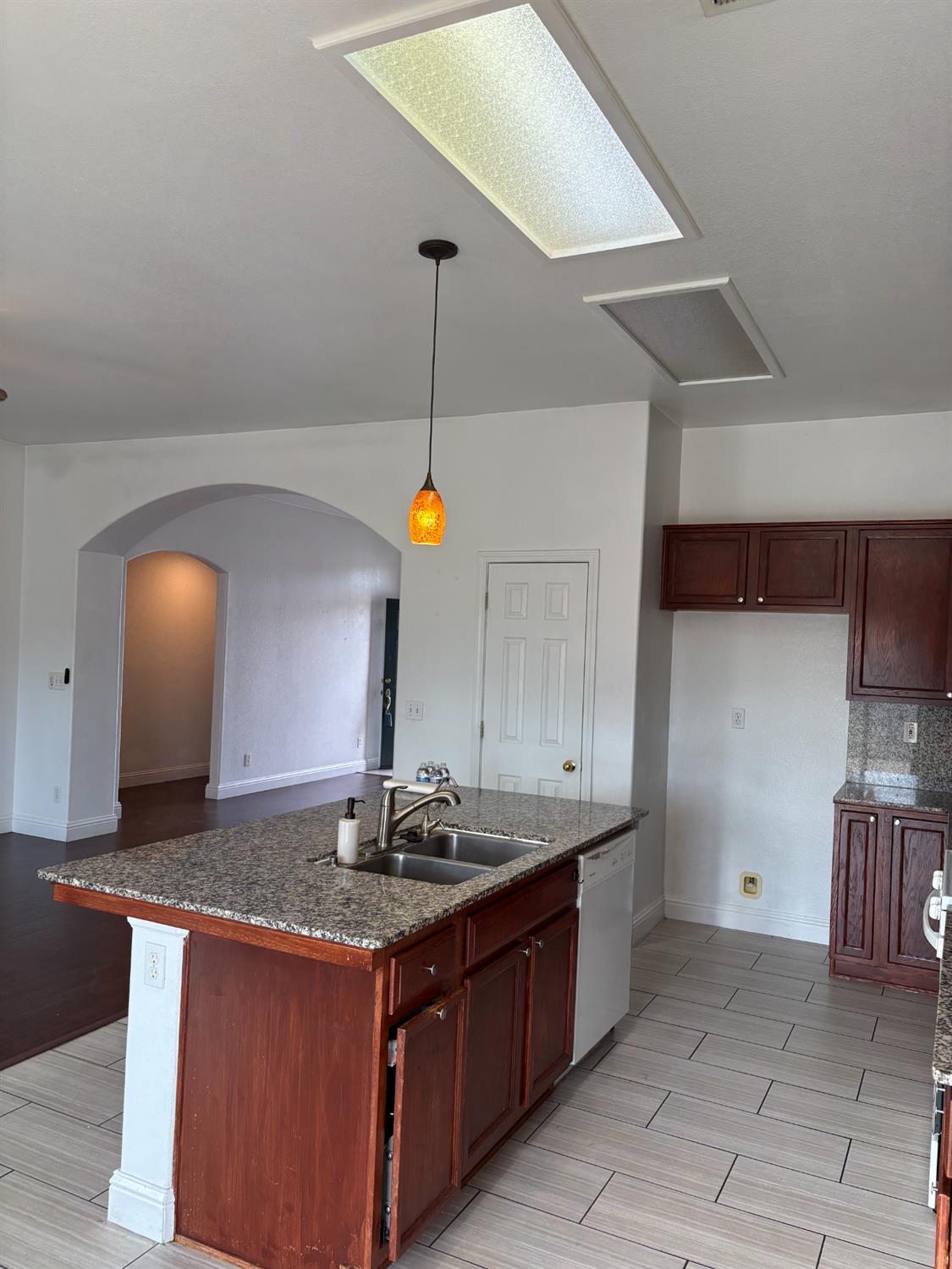 2962 Santa Ana Ave, Clovis, CA 93611