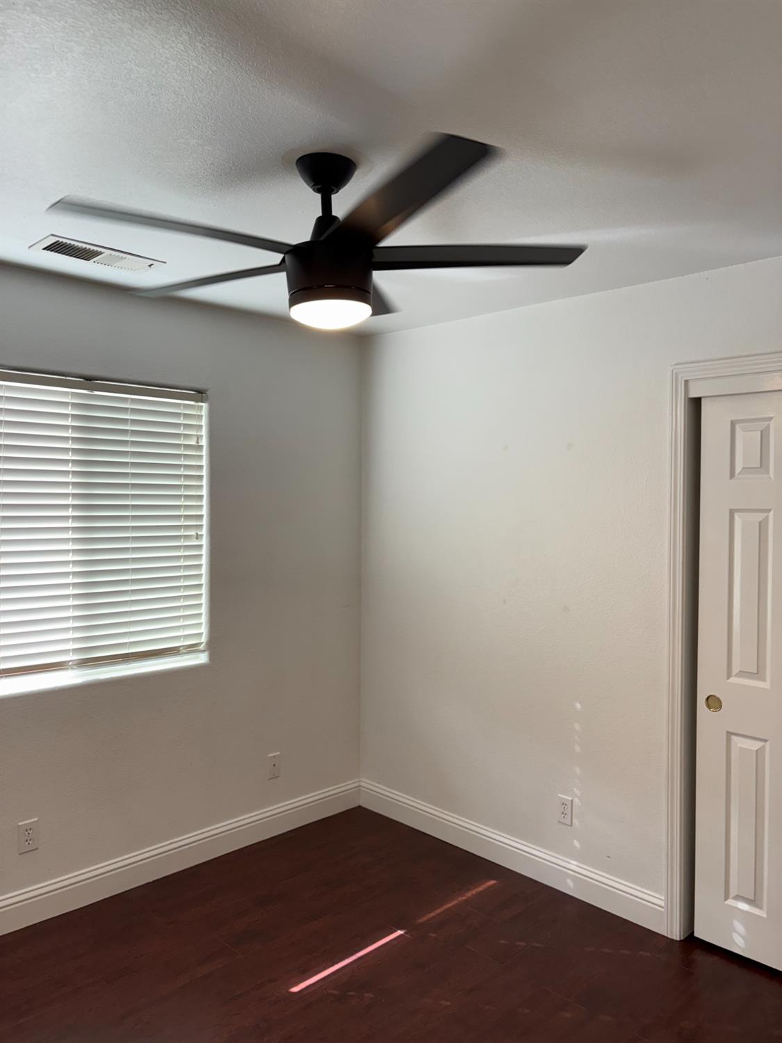 2962 Santa Ana Ave, Clovis, CA 93611
