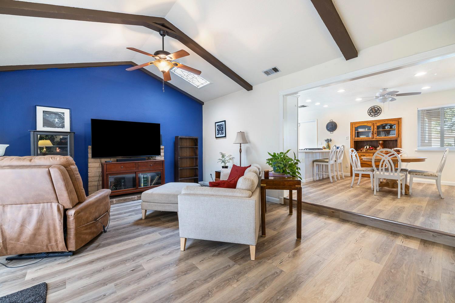 2877 Caesar Ave, Clovis, CA 93612