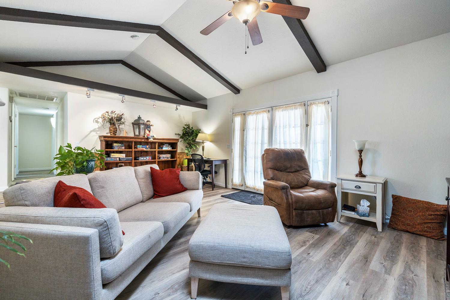 2877 Caesar Ave, Clovis, CA 93612