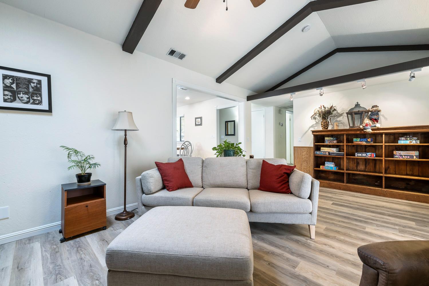 2877 Caesar Ave, Clovis, CA 93612