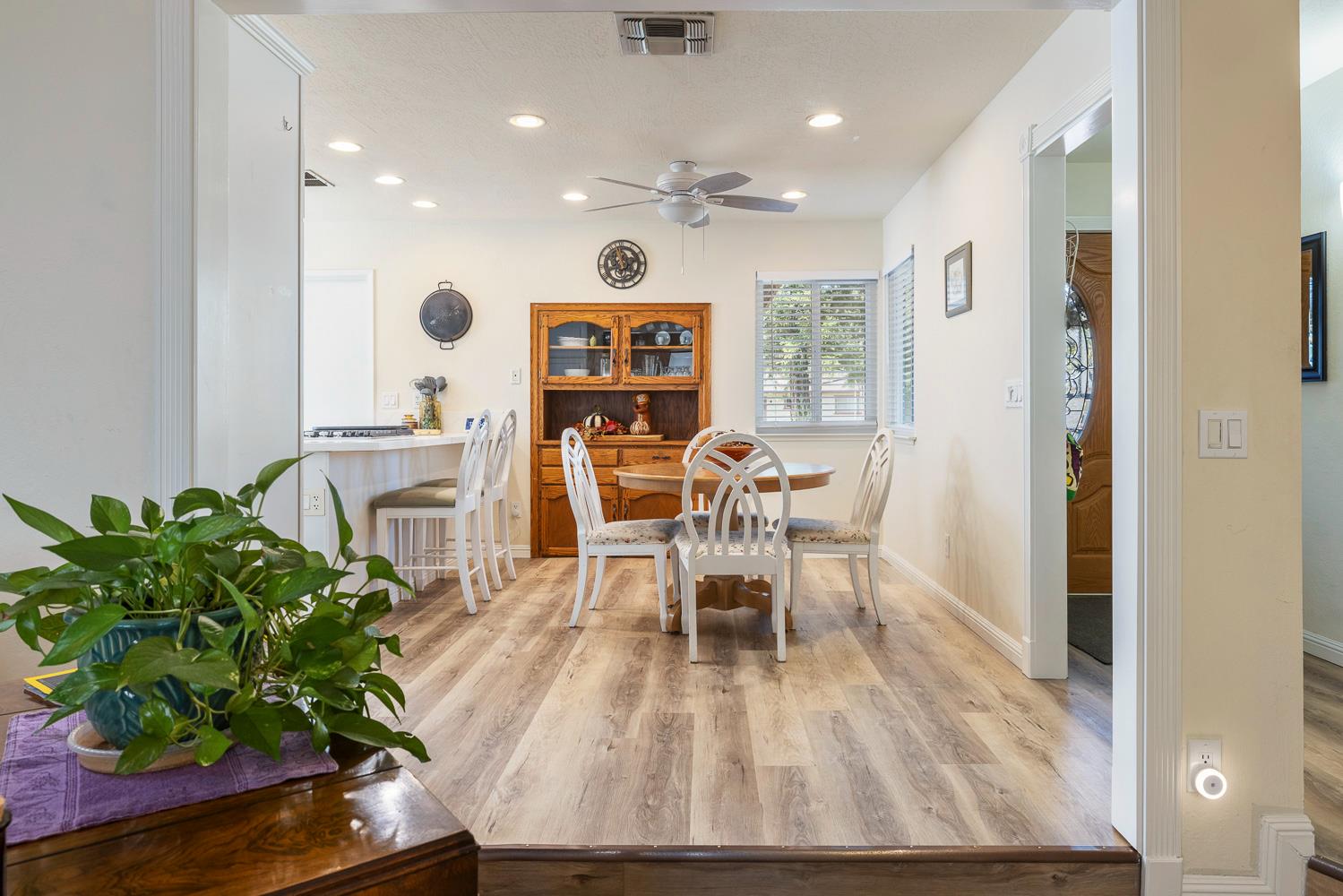 2877 Caesar Ave, Clovis, CA 93612