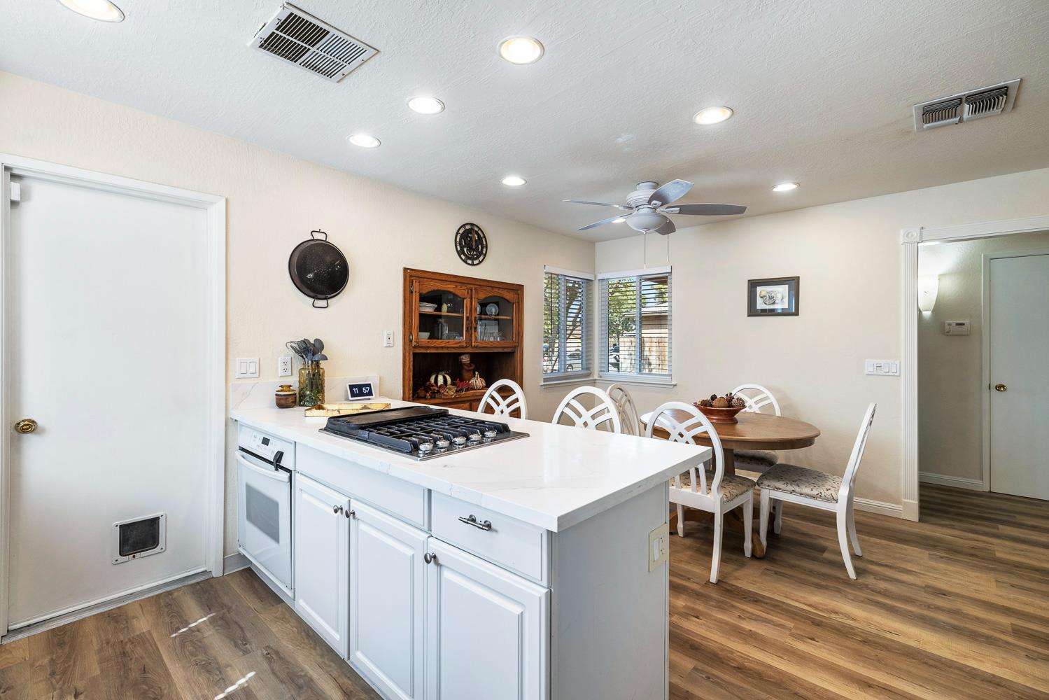 2877 Caesar Ave, Clovis, CA 93612