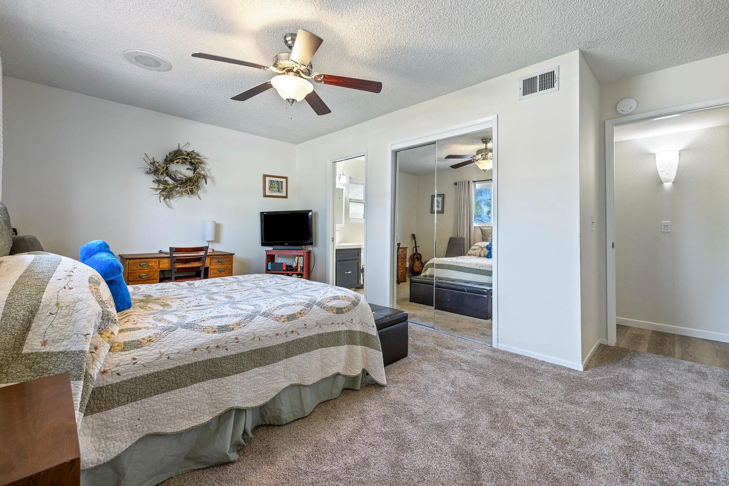 2877 Caesar Ave, Clovis, CA 93612